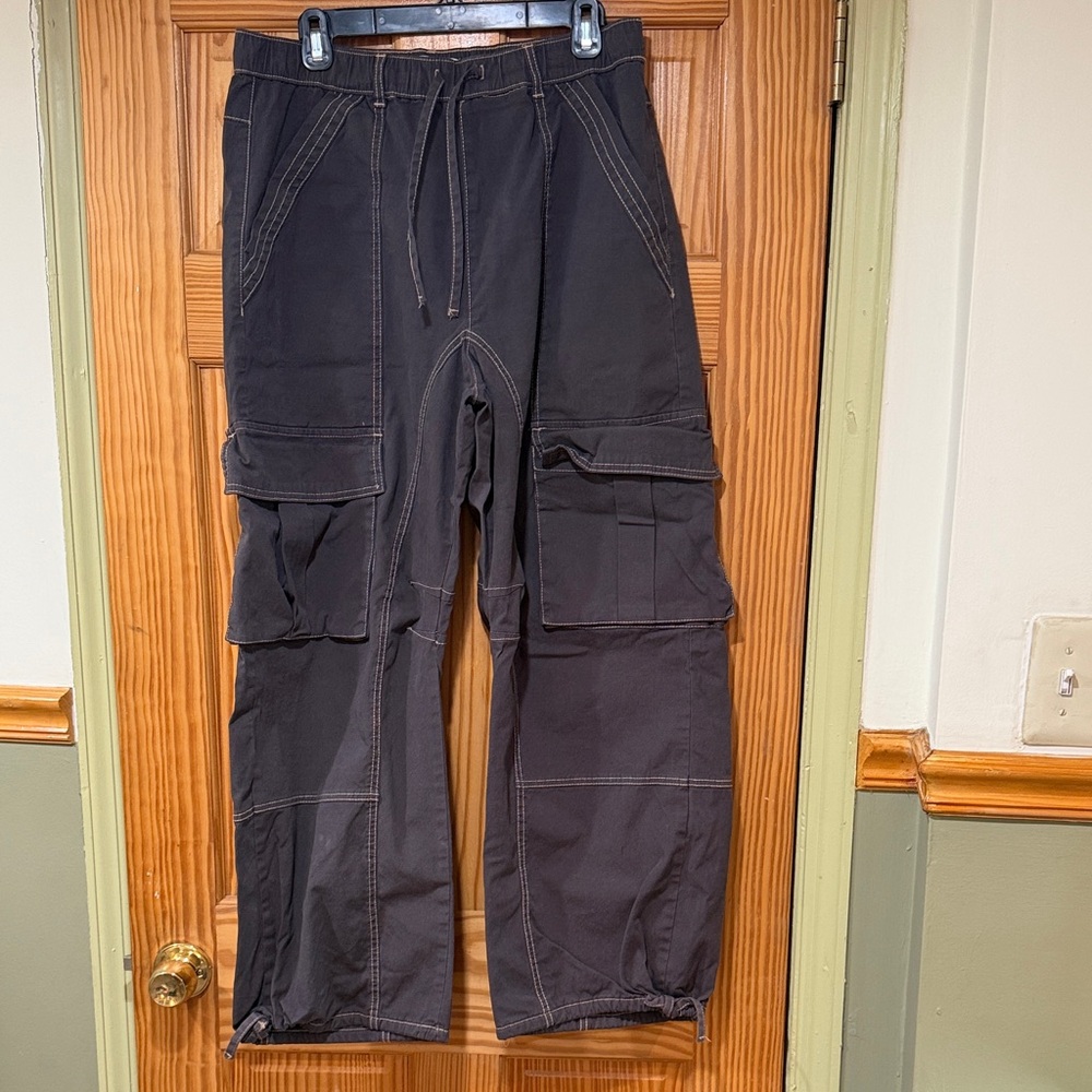 Ladies Gray with Tan Trim Cargo Wide-Leg Pants